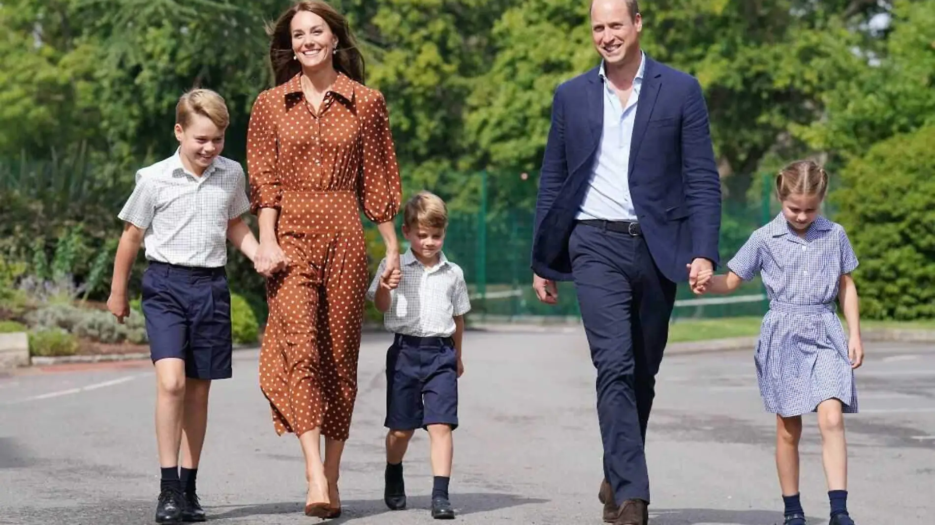 Principes William y Kate con sus hijos